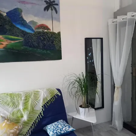 Studio D'aqui Et D'ailleurs *